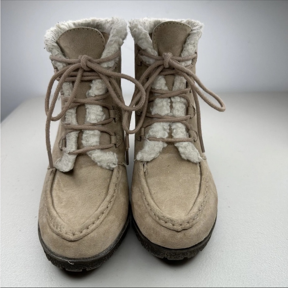 Sugar Mina Faux Fur Wedge Ankle Boots Women's Size 7.5 Beige Lace Up Winter Boot